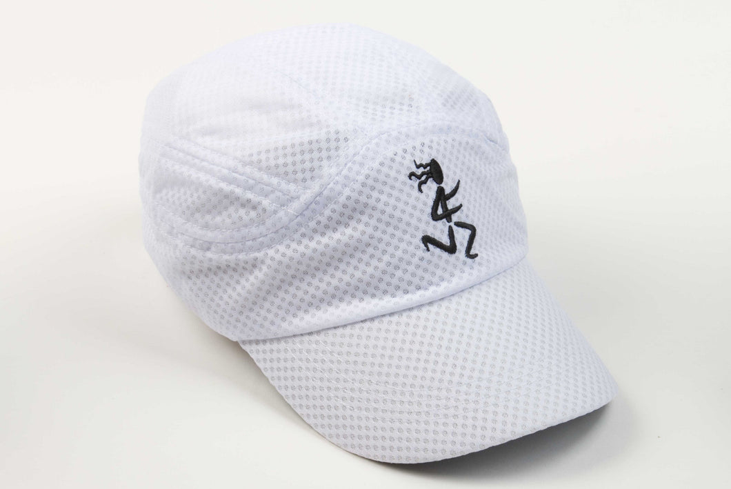 WHITE MARATHON CAP: RUNNER GIRL